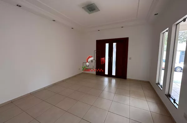 Casa à  venda em condomínio