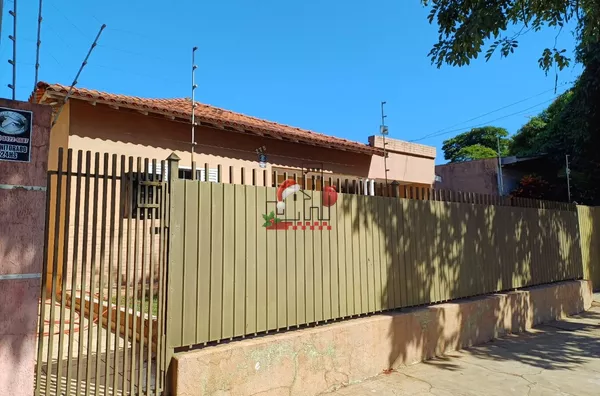 Casa à venda, 4 quarto(s), Centro, Paranavaí