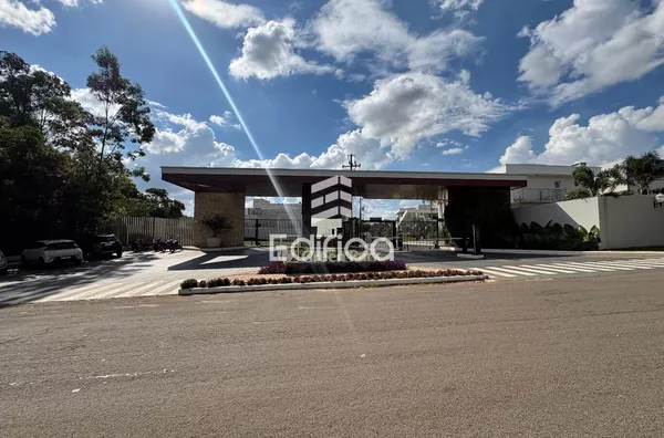 Terreno à venda em condomínio- Vila Yara