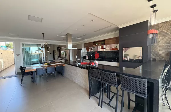 Casa à venda- Centro, Paranavaí