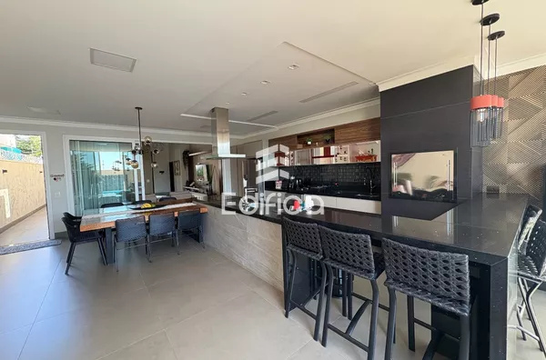 Casa à venda- Centro, Paranavaí