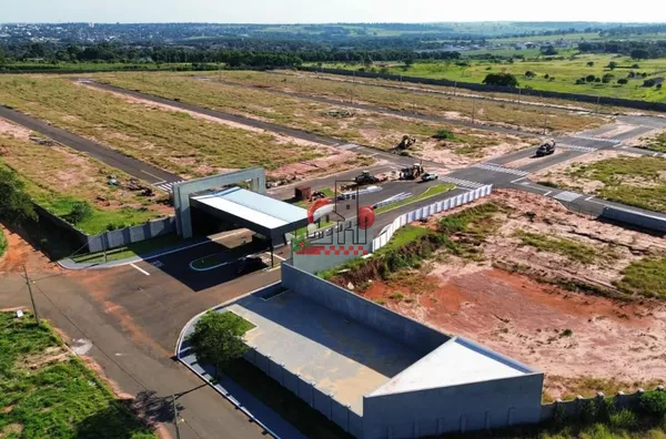 Terrenos à venda em condomínio fechado