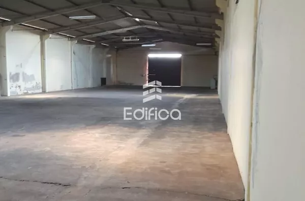 Barracão para venda em Loanda