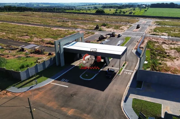 Terrenos à venda em condomínio fechado