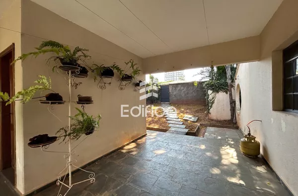 Casa comercial para aluguel- Centro