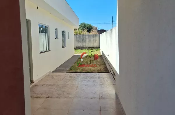 Casa à venda- Jardim Oásis