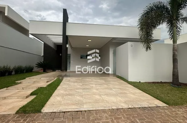 Casa à venda em condomínio  