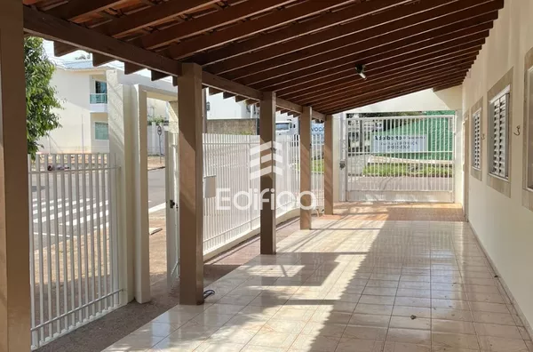 Casa à venda no centro 