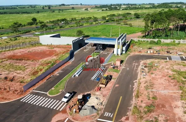 Terrenos à venda em condomínio fechado