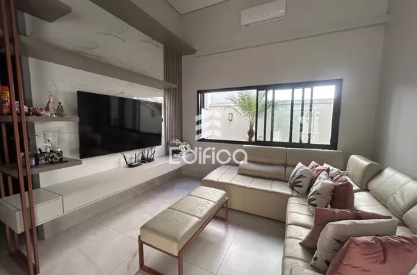 Casa em condomínio à venda