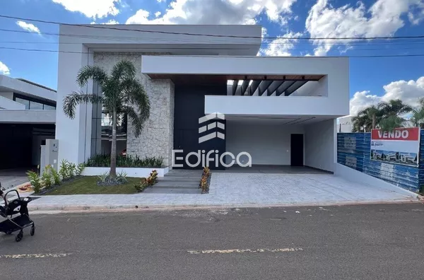 Casa à venda em condomínio 