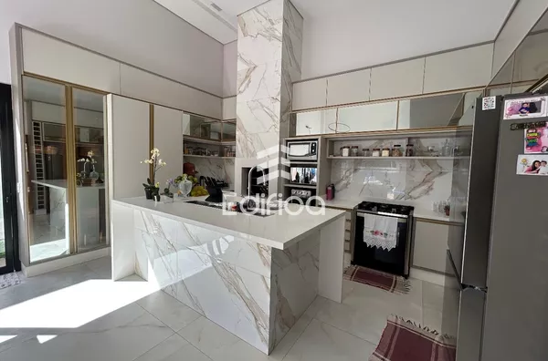 Casa em condomínio à venda