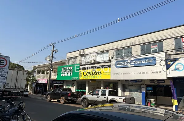Sala comercial em andar para aluguel no centro de Paranavaí
