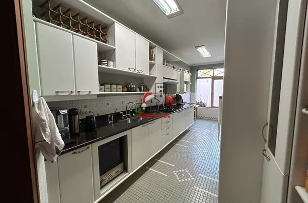 Casa em condomínio para aluguel e venda