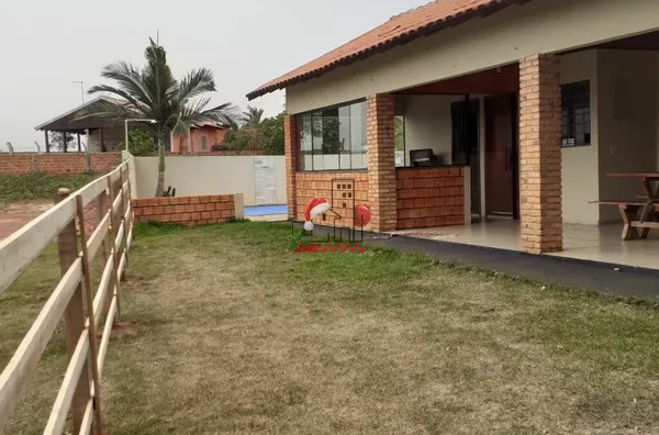 Casa à venda em condomínio 