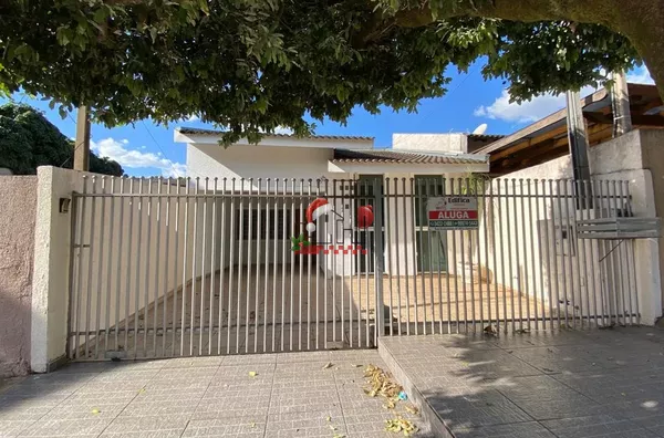 Casa com 1 suite + 2 quartos