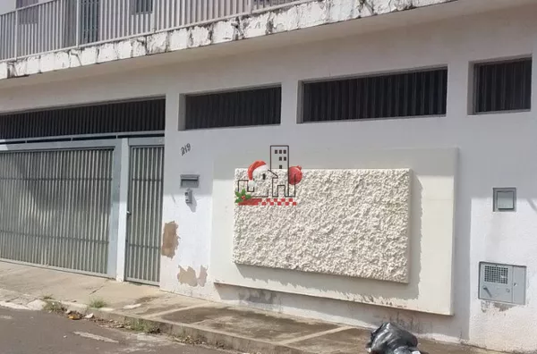 Sobrado para venda, 3 quarto(s),  Conjunto Residencial Frei Fidelis, Botucatu