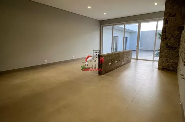 Casa à venda em condomínio 