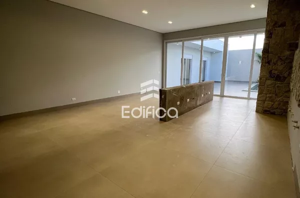 Casa à venda em condomínio 