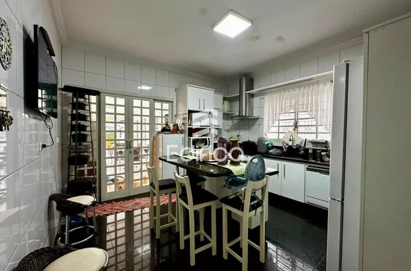 Casa para venda, 4 quarto(s),  Jardim Santos Dumont, Paranavaí
