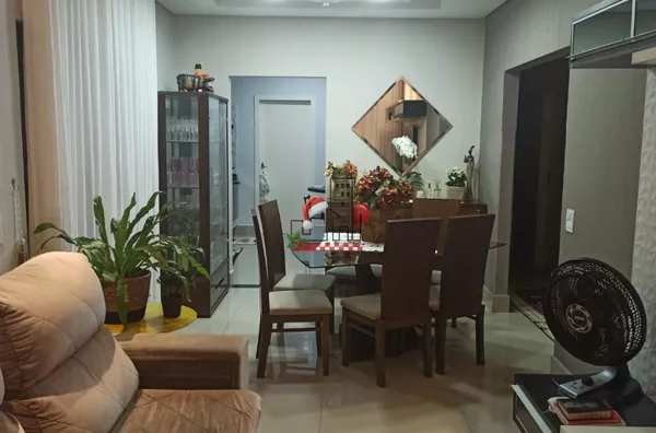 Casa à venda no Jardim Simara, Paranavaí