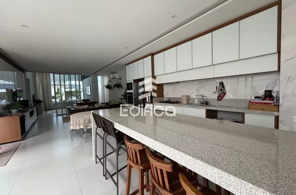 Casa em condomínio à venda