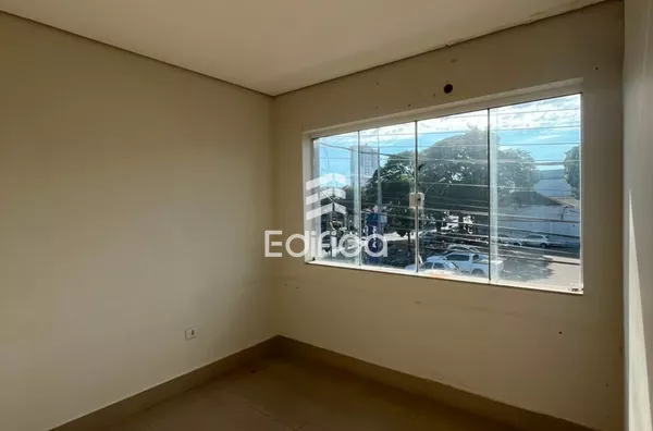 Sala comercial em andar para aluguel no centro de Paranavaí