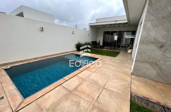 Casa à venda em condomínio  