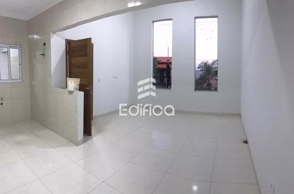 Sobrado à venda em esquina