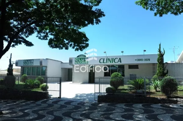 Imóvel comercial em esquina à venda