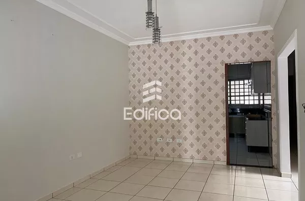 Casa com 1 suite + 2 quartos