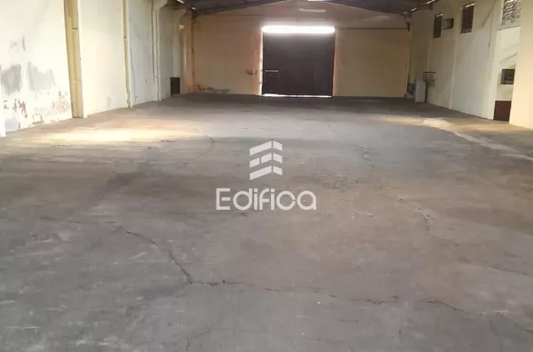 Barracão para venda em Loanda