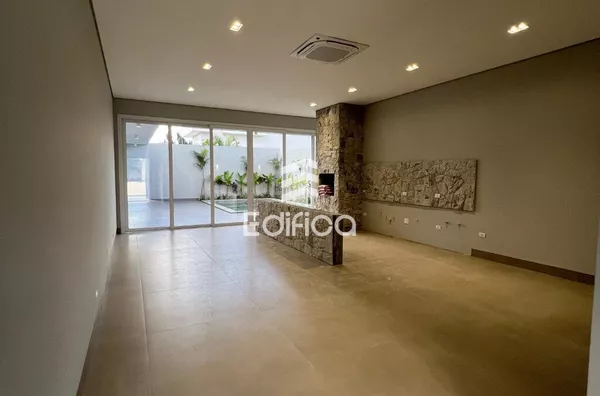 Casa à venda em condomínio 