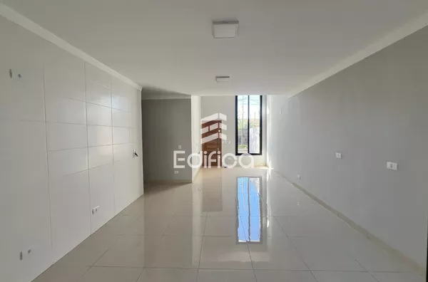 Casa à venda em esquina 