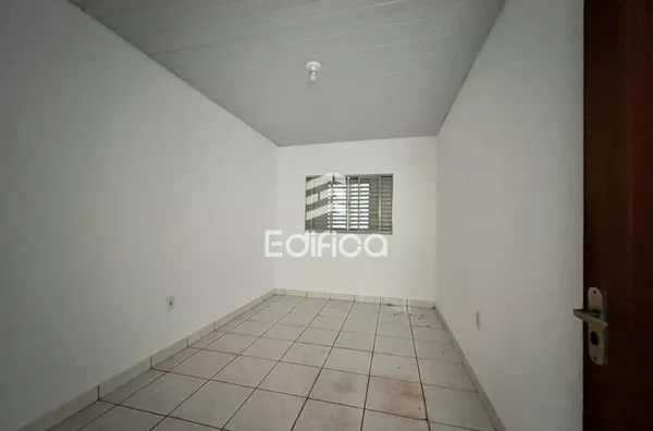 CASA EM ALTO PARANÁ COM 03 QUARTOS À VENDA