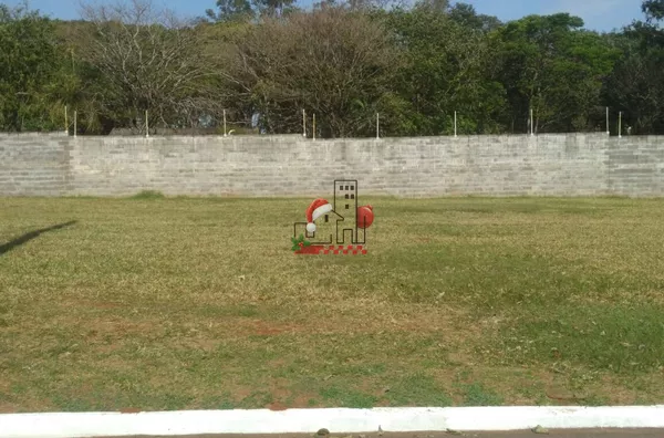 Terreno à venda em condomínio