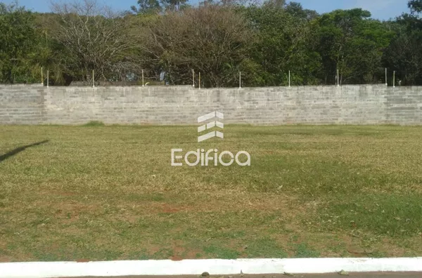 Terreno à venda em condomínio