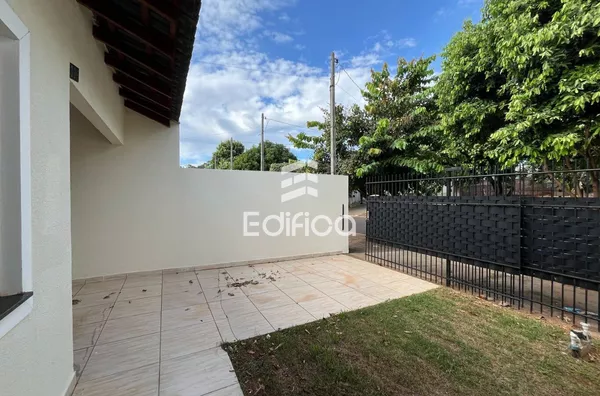 Casa com 02 quartos - Jardim Ipê 