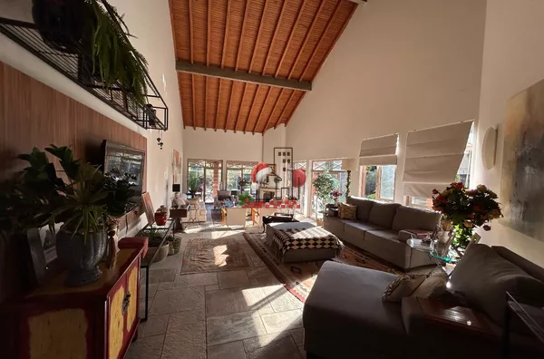 Casa em condomínio para aluguel e venda