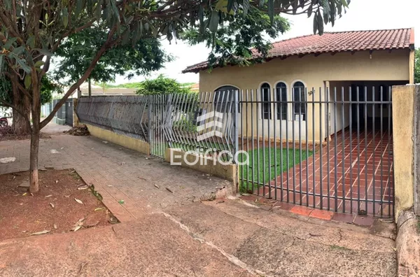 IMÓVEL À VENDA EM MARINGÁ