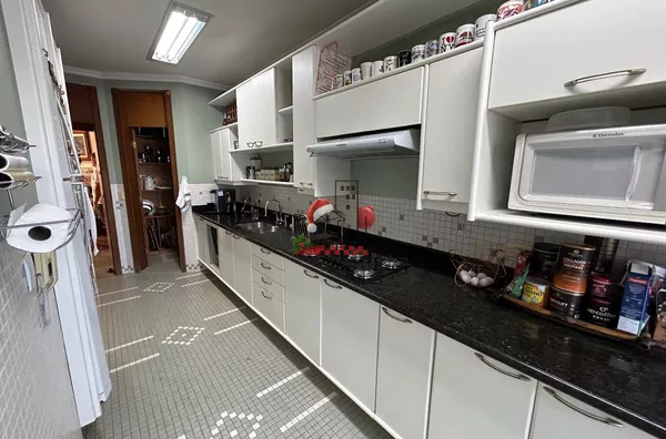 Casa em condomínio para aluguel e venda