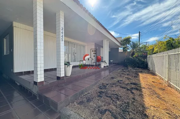 Casa à venda- Centro 