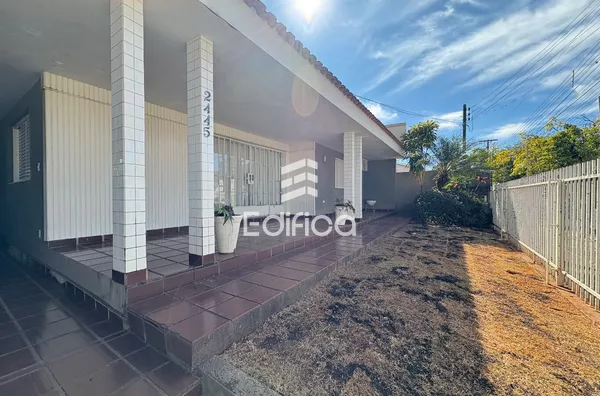 Casa à venda- Centro 