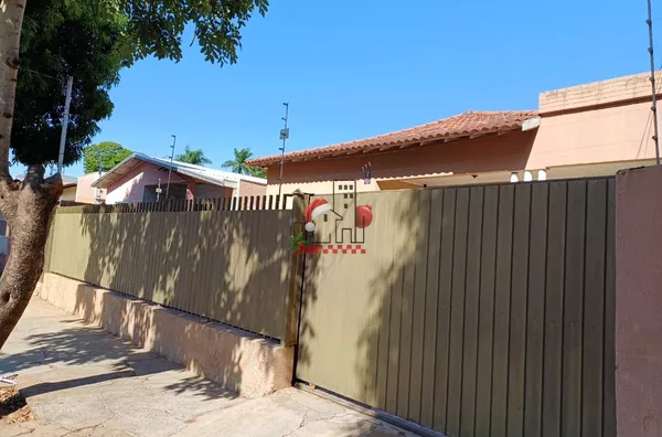 Casa à venda, 4 quarto(s), Centro, Paranavaí