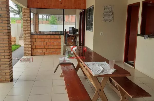 Casa à venda em condomínio 