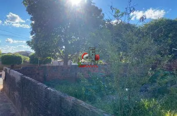 TERRENO DE ESQUINA À VENDA