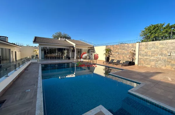 Casa em condomínio para venda e aluguel