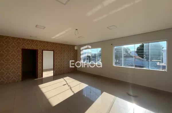 Sala comercial em andar para aluguel no centro de Paranavaí