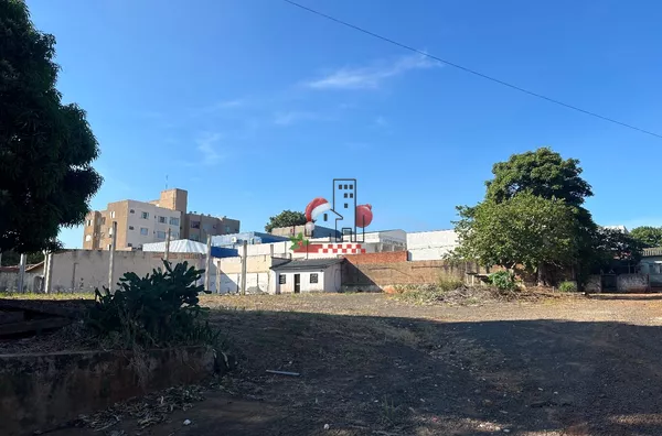 Terreno Amplo para aluguel no centro