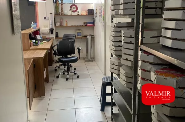 À VENDA NO JARDIM DAS AMÉRICAS - PONTO COMERCIAL